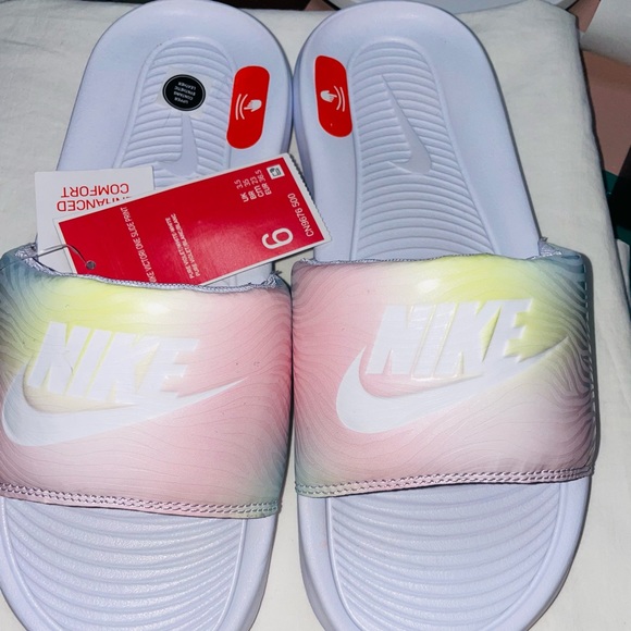 NWT- Nike Women Victori One Slide Print Pure Violet/White - Picture 9 of 14